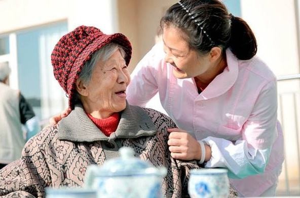 養(yǎng)老護(hù)理員證怎么考 需要多少錢