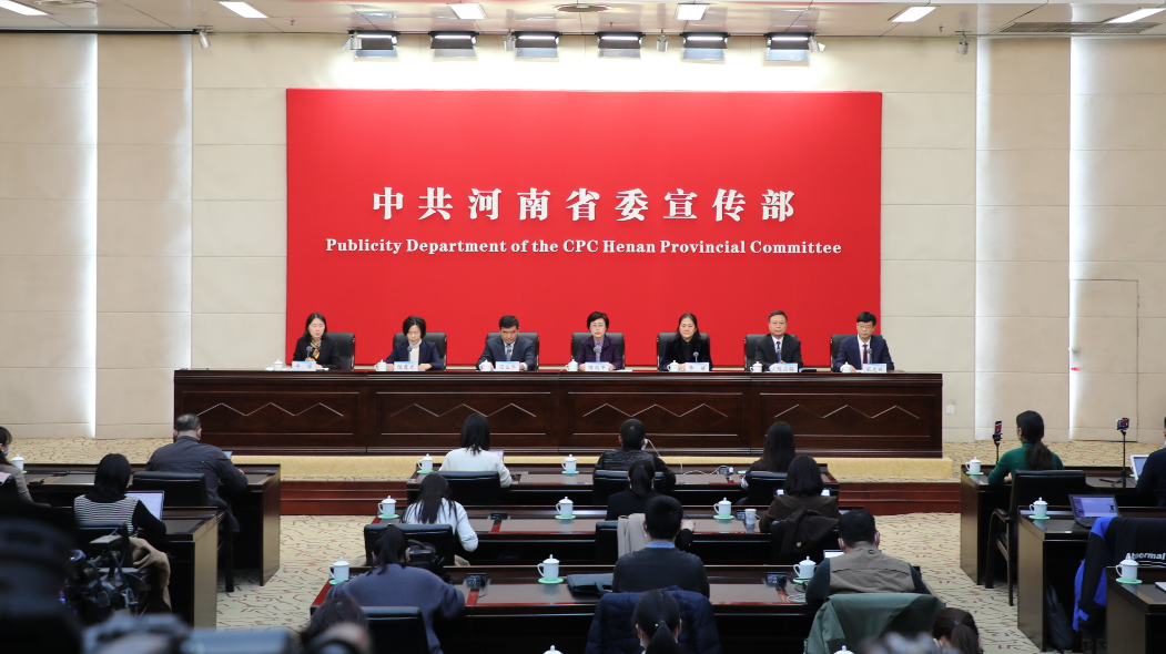 早日建成一批一流大學(xué)，實現(xiàn)河南學(xué)子在家門口上好大學(xué)的夙愿